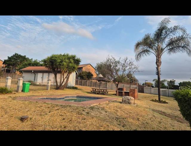 2 BEDROOM APARTMENT FOR SALE IN RIETVALLEIRAND